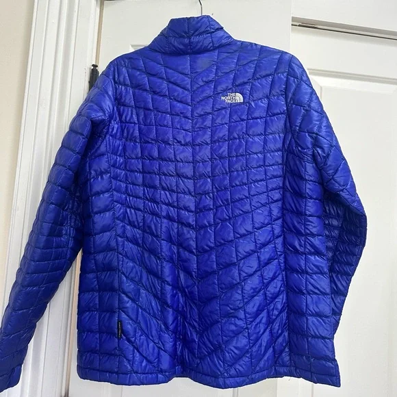 The North Face Women's Thermoball Jacket - Picture 6 of 6